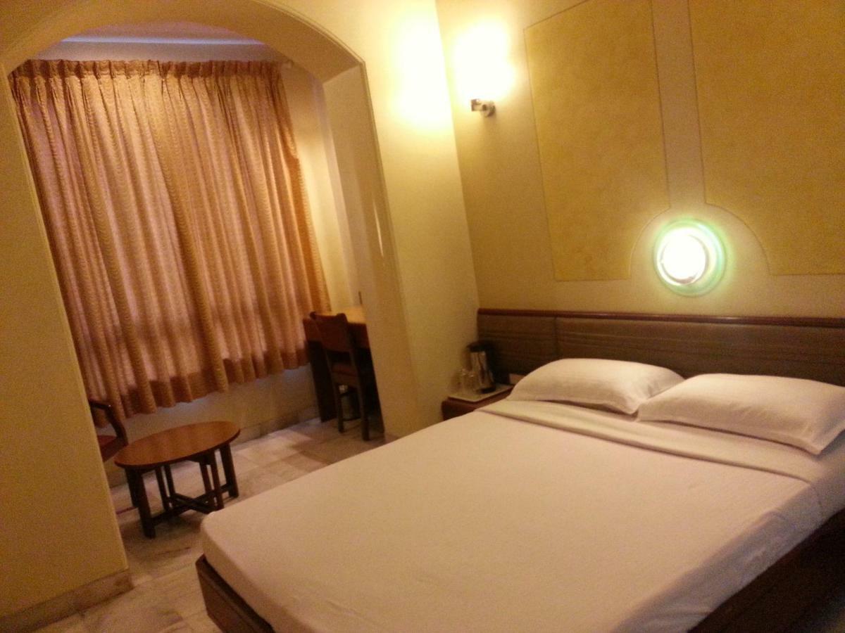 Hotel Ashray International, Sion - Near Bkc Mumbai Zimmer foto