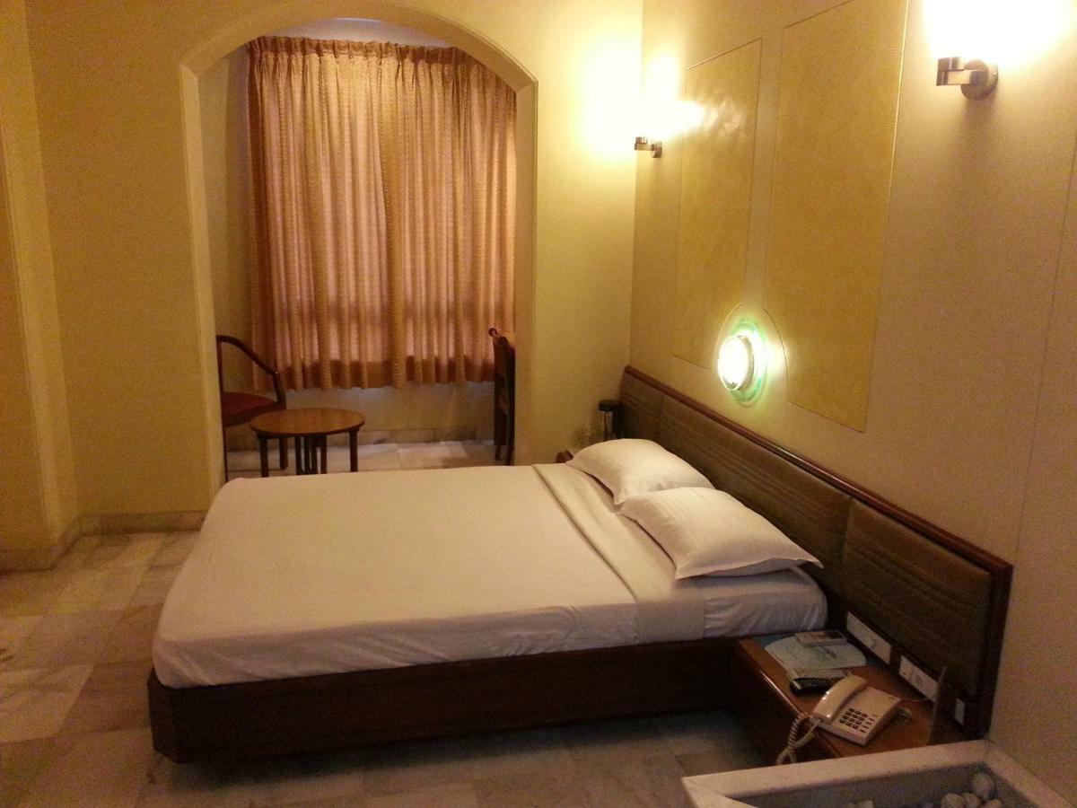 Hotel Ashray International, Sion - Near Bkc Mumbai Exterior foto